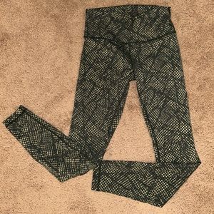 Lululemon wunder under size medium